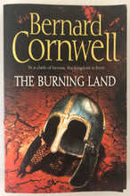Charger l&#39;image dans la galerie, The Burning Land (Saxton Tales #5) : Bernard Cornwell
